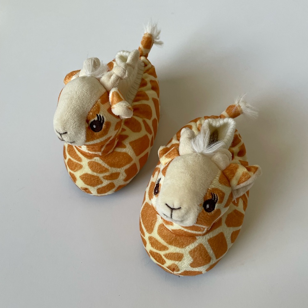 Kids giraffe slippers
